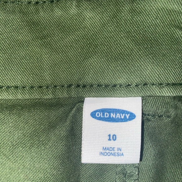 Green old navy cargo pants size 10💚💚 - Picture 2 of 3
